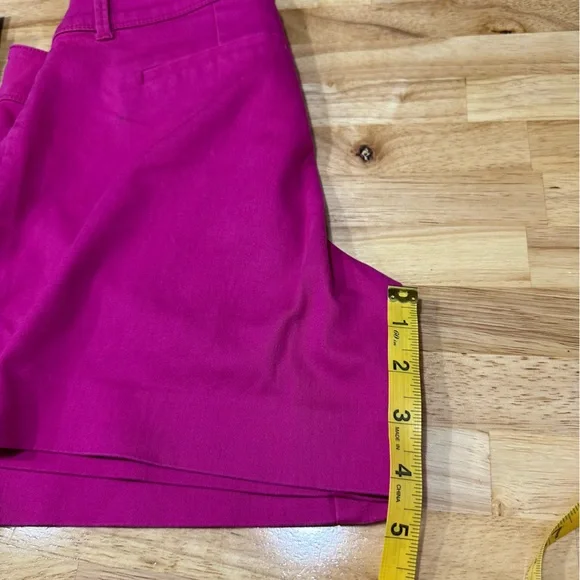 Bundle of 3 Shorts. Size 4. - Picture 10 of 11
